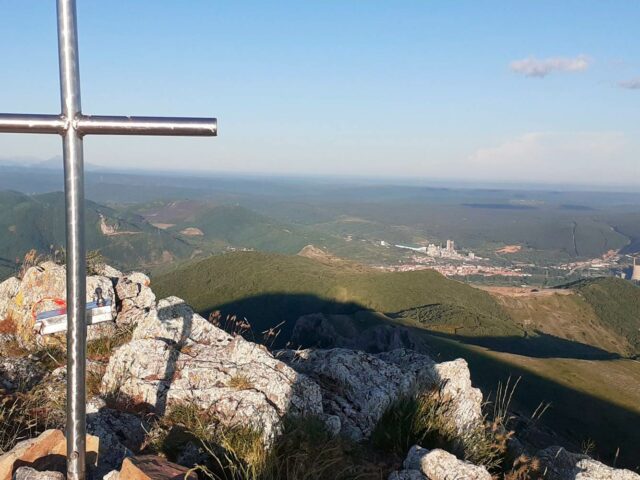 Montañismo en la zona de Robledo de Fenar